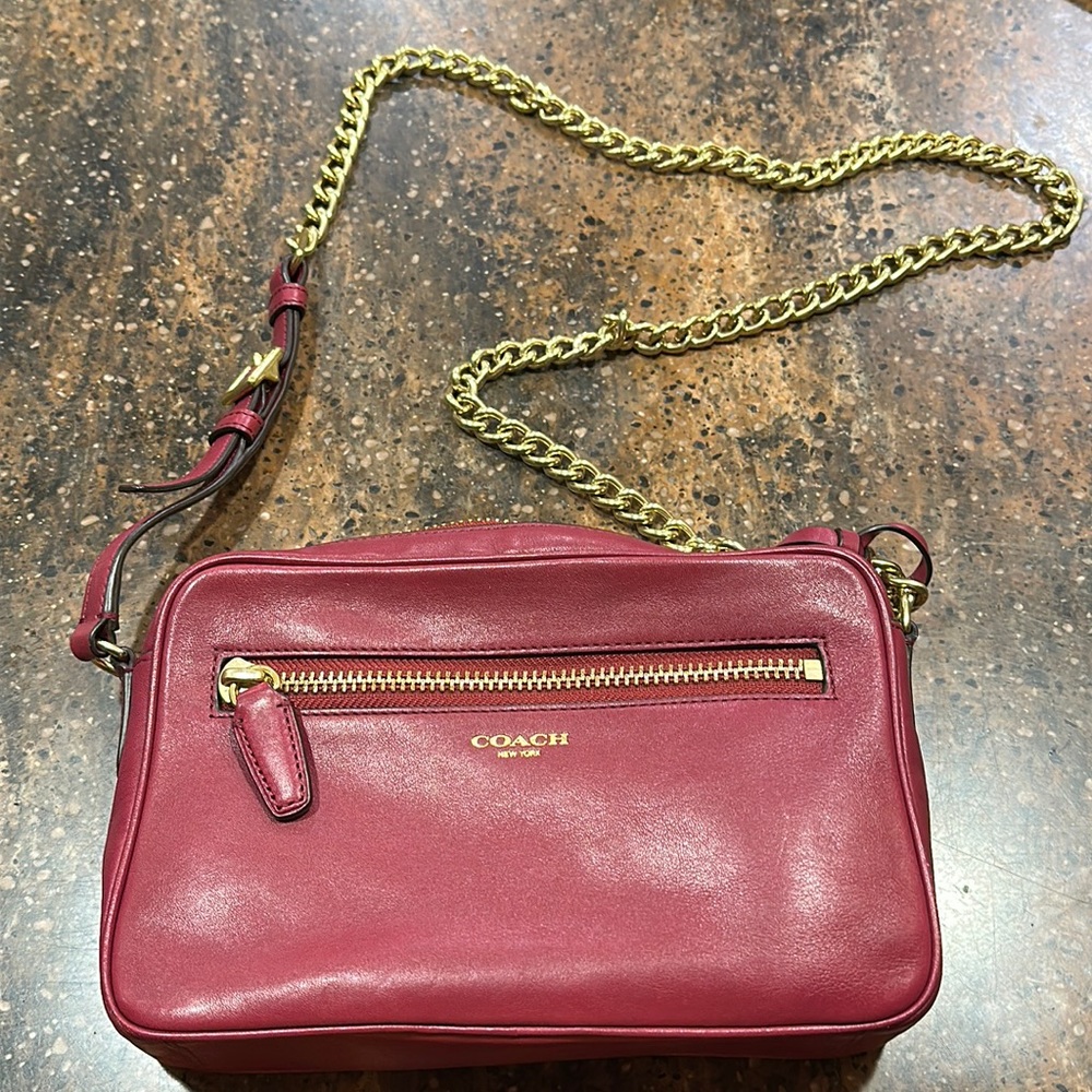 Coach Deep Port Cross Body Flight bag, model 25362. 9 1/2 x 6 x 2 Strap drop 21”